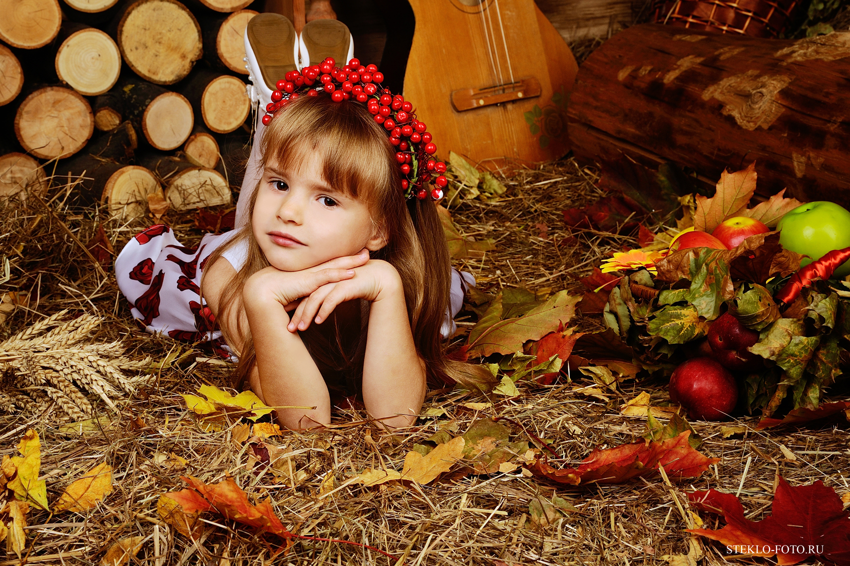 Осенняя фотосессия в студии детская